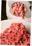 ?? ?? An electric meat grinder allows you to make your own mince
with ease