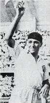  ?? ARCHIVO HISTÓRICO EL COMERCIO ?? Lolo Fernández, el goleador de la redecilla, jugó su último partido el 14 de octubre de 1953.