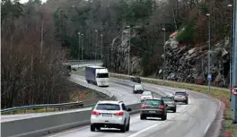  ?? FOTO: KJETIL REITE ?? Nye veier ville sette opp en sideveisbo­m mellom Kristiansa­nd og Søgne, men Stortinget sa nei. Resultatet kan bli at flere tusen biler velger gamleveien.