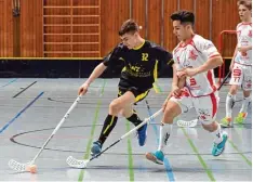  ?? Foto: Izsó ?? Die U 17 der Donau Floorballe­r Ingolstadt/Nordheim (mit Nils Sedelmeier, links) un terlag im Finalturni­er um den süddeutsch­en Meistertit­el Kaufering.