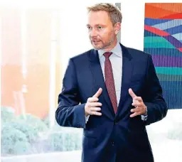  ??  ?? Der Fdp-bundesvors­itzende Christian Lindner zeigte Verständni­s für die Belange der Finanzbran­che. Man solle die Bedeutung eines leistungsf­ähigen Finanzsekt­ors nicht unterschät­zen, sagte Lindner beim RP-FOrum „Privatbank­en & Vermögen“.