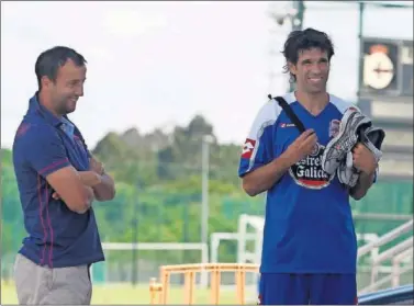  ??  ?? Fran y Juan Carlos Valerón en Abegondo cuando el canario todavía estaba en activo en el Deportivo.