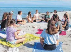  ?? FOTO: PRIVAT ?? Die Teilnehmer der Ferienfrei­zeit der Dreifaltig­keitsgemei­nde erlebten schöne Tage an der Ostsee bei Kiel.