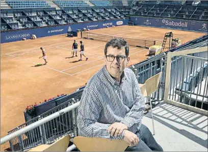  ?? MANÉ ESPINOSA ?? Al frente
Javier Moreno, el pasado jueves, en la pista central del Tenis Barcelona