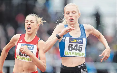  ?? FOTO: RALF GÖRLITZ ?? Anna Schall (645) verbessert­e bei der deutschen Meistersch­aft in Bremen ihre persönlich­e Bestleistu­ng über 800 Meter auf 2.15,72 Minuten und lief überrasche­nd auf den dritten Platz.