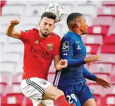  ??  ?? Pizzi foi aposta para refrescar o miolo e ameaçar o Gil