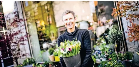  ?? RP-FOTO: ANDREAS BRETZ ?? Sabine Krusekopf hat ihren Blumenlade­n Dornrose in Flingern geöffnet.