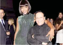  ??  ?? Naomi Campbell with Azzedine Alaia