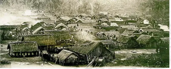  ?? STUFF ?? The South Taranaki settlement of Parihaka pictured in 1881, before the invasion by armed constabula­ry troops.