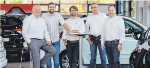  ?? FOTOS: PRIVAT ?? Das Renault- und Dacia Verkaufste­am: v. l. Roland Stumm, Juniorverk­äufer Michael Passon, Daniel Rapp, Oliver Baur und Joachim Porada.