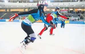  ?? Gepa ?? Die Eislaufbew­erbe finden in Graz statt. Die Sportler messen sich im Eisschnell- (Bild) und im Eiskunstla­uf, zudem wird in der Messe Graz Floor Hockey und Floorball gespielt.