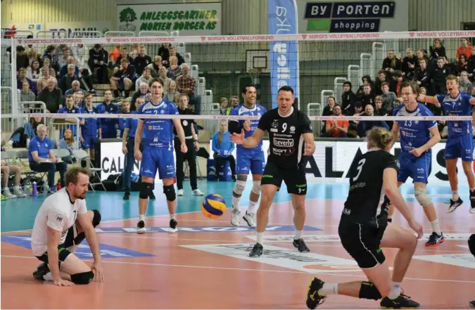  ??  ?? Herrelaget til Randaberg Volleyball klarte ikke å komme skikkelig inn i kampen mot Førde. Det endte med tap.