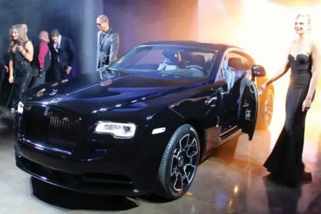  ?? PETER BLEAKNEY ?? Rolls-Royce caters to the edgiest of the nouveau riche with this faster, better handling and bad attitude-wielding Black Badge Wraith.
