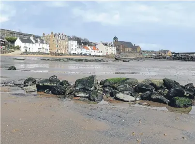  ??  ?? Kinghorn’s Harbour beach, which was incorrectl­y recognised as a clean and sustainabl­e beach by Keep Scotland Beautiful.