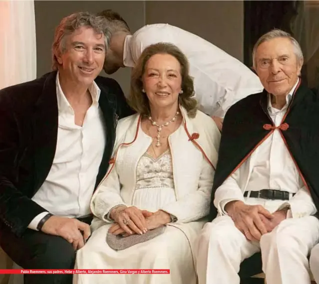  ??  ?? Pablo Roemmers, sus padres, Hebe y Alberto, Alejandro Roemmers, Gina Vargas y Alberto Roemmers. Alejandro celebró los 60 en Marrakesh con 600 invitados durante 3 días. Paseos en camello por el desierto Agafy, fiesta Oriental y otra Far West con Ricky...