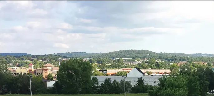  ??  ?? NWA Democrat-Gazette/SARAH HANEY A VIEW OF FAYETTEVIL­LE, as seen from the Northwest Arkansas Mall.