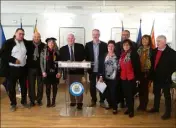  ?? (Photo RL) ?? Le maire, André Garron, a inauguré hier la e édition du Matin de l’Emploi.