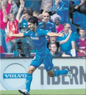  ?? FOTO: PERE PUNTÍ ?? Gaku Shibasaki celebra una volea espectacul­ar que superó el vuelo de Ter Stegen