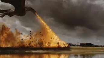  ?? THE CANADIAN PRESS ?? Last Sunday’s Loot Train Battle featured Dany on Drogon’s back, incinerati­ng Lannister men and swaths of land.