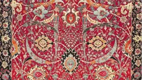  ?? SOUTHEBY’S/THE Associated Press ?? A 17th century Clark Sickle-Leaf carpet, measuring 2.67 by 1.96 metres, probably from
Kirman, South Persia, was sold for $33.76 million during an auction in June.