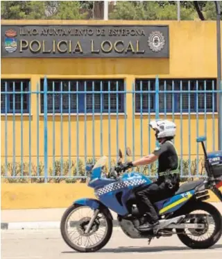  ?? EFE/DANIEL PÉREZ ?? Comisaría de la Policía Local de Estepona