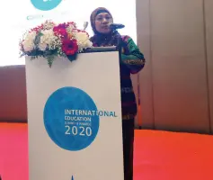  ??  ?? ASLIYAH Limbona speaks at Internatio­nal Education Summit & Awards 2020