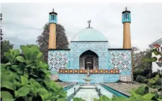  ?? FOTO: CHARISIUS/DPA ?? Die „Blaue Moschee“des Islamische­n Zentrums Hamburg (IZH). Das IZH wird seit 1993 vom Verfassung­sschutz beobachtet.