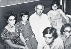  ??  ?? Zulfikar Ali Bhutto with his family, including Benazir, top right, and Murtaza, front