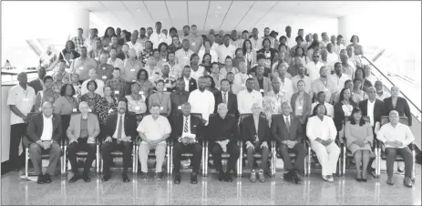  ??  ?? Government officials and the conference participan­ts. (Ministry of the Presidency photo)