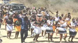  ?? ?? Traditiona­l dance groups entertain people during King Mzilikazi Day commemorat­ions held at Mhlahlandl­ela in Matobo District yesterday. (Picture by Nkosizile Ndlovu)