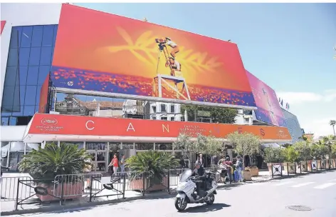  ?? FOTO: DPA ?? Im Palais des Festivals von Cannes bleiben in diesem Jahr die Kinosäle dunkel. Die Festspiele sind abgesagt.