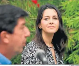  ?? VANESA LOBO ?? Inés Arrimadas y Juan Marín, durante el acto celebrado ayer.