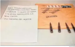  ?? TWITTER ?? Imagen de la carta amenazante y las cuatro balas enviadas a Iglesias.