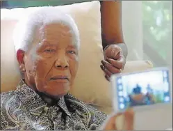  ?? AP ?? DELICADO. Mandela en una imagen tomada hace tres semanas.