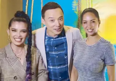  ?? —Video grab from Cornerston­e's Instagram ?? The stars of CoreMinds’ The Art of Ligaw: Epy Quizon sandwiched by KZ Tandingan (left) and Roxanne Barcelo