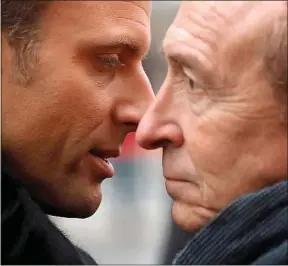  ??  ?? Le divorce entre Emmanuel Macron et Gérard Collomb semble consommé.