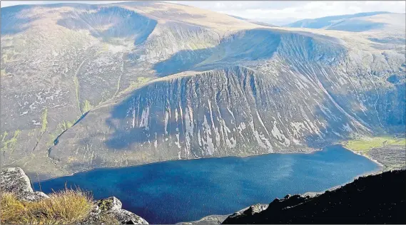  ??  ?? The view east across Loch Einich from the ridge linking Sgor Gaoith with Sgorr Dubh Mor