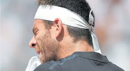  ?? AFP ?? ¡Qué bronca!. Delpo da muestras de dolor en Roma en su partido ante Goffin. Se perdería Roland Garros.