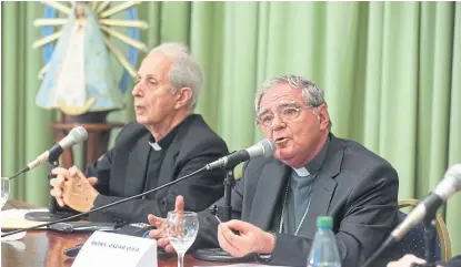  ?? P. vidal/afv ?? El arzobispo de Buenos Aires, Mario Poli, y Oscar Ojea, flamante titular del Episcopado