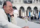  ?? ALEX FEDEROWICZ NYT ?? Robin Leach’s distinctiv­e, British-accented voice helped make his show a symbol of unapologet­ic opulence.