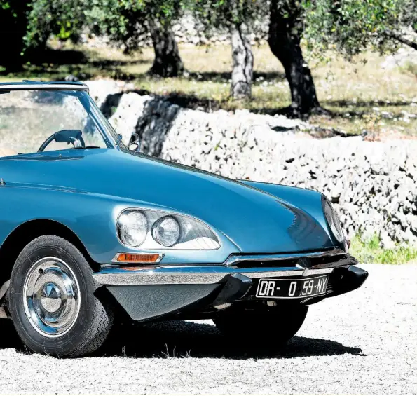  ??  ?? In show-stopping restored condition, this DS21 has all the attributes to place it among the most desirable Décapotabl­es – will that be acknowledg­ed come sale day?