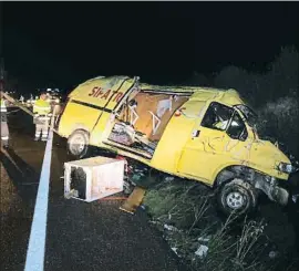  ?? SALVADOR MIRET / ACN ?? La furgoneta en la que viajaba el conductor autolesion­ado