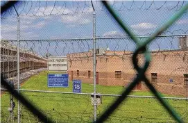  ?? Christian Abraham/Hearst Connecticu­t Media ?? A view of a part of the Bridgeport Correction­al Center located on North Avenue in Bridgeport, Conn., in July 2015.