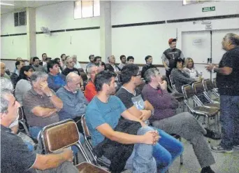  ?? AGENCIA PUNTA ALTA ?? encuentro entre los trabajador­es fue en la sede de APCJ. Asistió Mariano Uset.