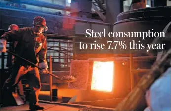  ?? HUANG ZHENGWEI / FOR CHINA DAILY ?? Workers at a steel plant in Luoyang, Henan province.
