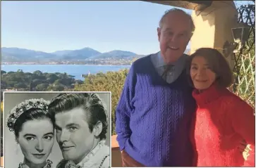  ?? (Photos L.A. et DR) ?? Frédéric Mitterrand accueilli par Marisa Pavan dans sa demeure gassinoise, il y a quelques jours, pour parler notamment de son rôle dans Diane de Poitiers au côté de Roger Moore.