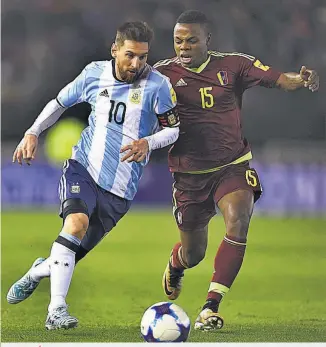  ??  ?? JUGARÁ. Lionel Messi se recuperó y verá actividad hoy con Argentina, ante España.