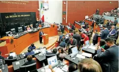  ??  ?? En la Comisión Permanente se planteó que la solución al problema del robo de hidrocarbu­ros requiere de la aplicación estricta de la ley.