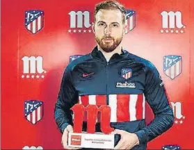  ??  ?? El meta esloveno Jan Oblak, mejor jugador del mes de marzo para los aficionado­s del Atlético