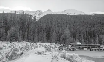  ??  ?? There are 134 avalanche paths along a 40-kilometre section of the highway in the Rogers Pass area.